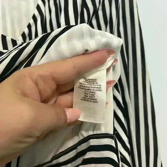 Alice and Olivia Alba Cross Front Womens Blouse Size S Striped Long Sleeve - Picture 5 of 7